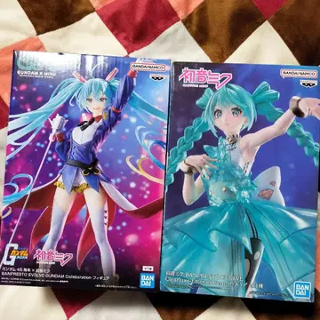 건담 하츠네 미쿠 EmeraldGem 미쿠 2체 세트 EVOLVE