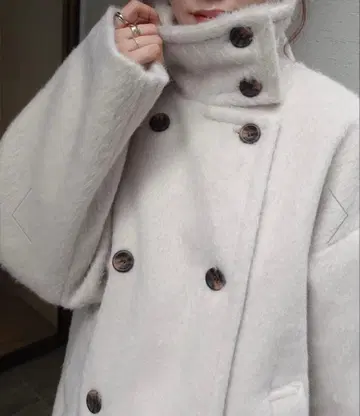 샤기 스탠드 카라 코트