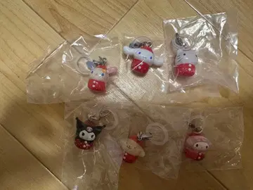 산리오 캐릭터 딸기 메지루시 액세서리