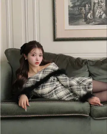 엠미엠 오프숄더 로빙 체크 미니 원피스