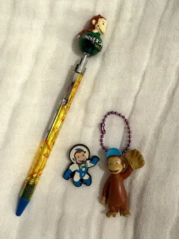 호기심 많은 조지 키링 볼펜 세트