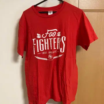 Foo Fighters 빨간색 T셔츠 L사이즈