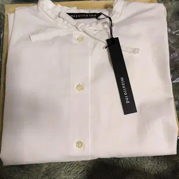 미즈이로 인드 화이트 긴팔 셔츠