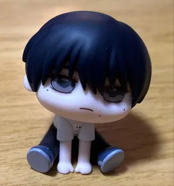 빛이 죽은 여름 큐룽하게 쳐다보는 포즈 요시키