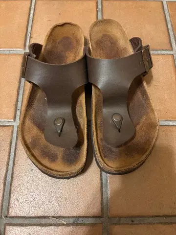 버켄스탁 브라운