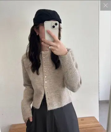 미스틱 숄더 개더 버튼 가디건 베이지