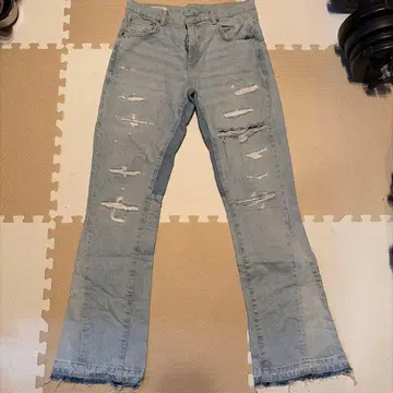 ZARA 데미지 가공 라이트 블루 데님 플레어 32inch