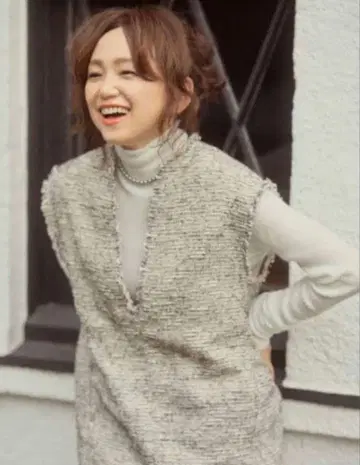 미라 오웬 트위드 베스트