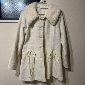 나이스 클랍 티펫 포함 페플럼 코트 M 사이즈