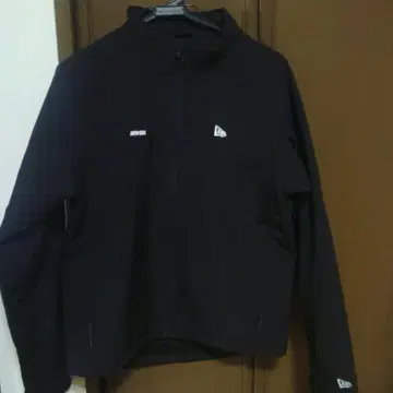 NEW ERA 블랙 자켓 MEDIUM