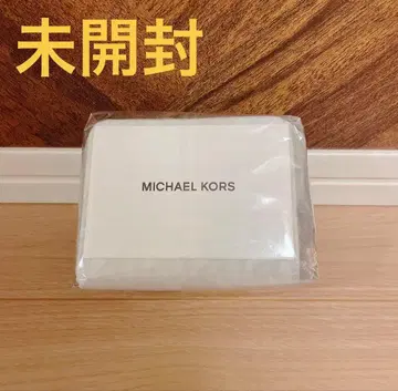 마이클코어스 반지갑 화이트