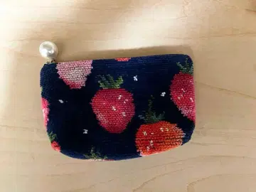 러브러리 바이 페이러 스트로베리 도트 파우치