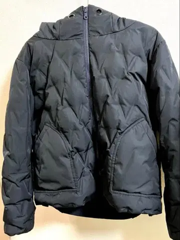 다크 그레이 퀼팅 다운 자켓