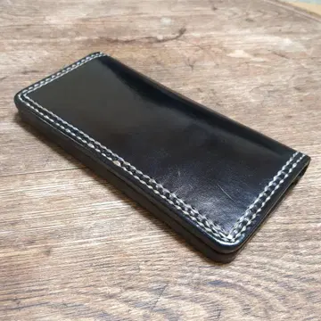 스티치 바이커 지갑의 가죽