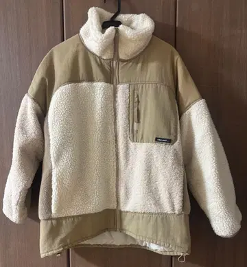 베이지 플리스 자켓 하이넥