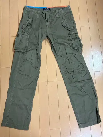 BEAMS 카고 팬츠 올리브색 M 사이즈