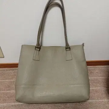 베이지 토트백 합성 피혁