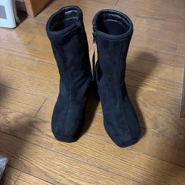 눈용 스웨이드 블랙 부츠 블록힐