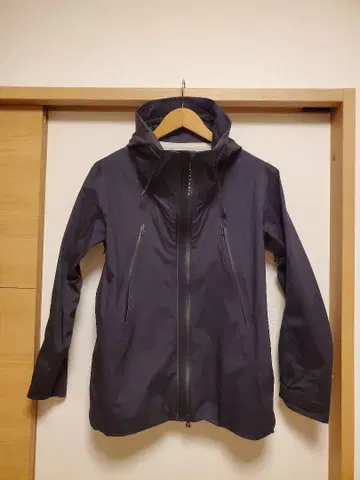 데상트 ALLTERRAIN 마운틴 후드티