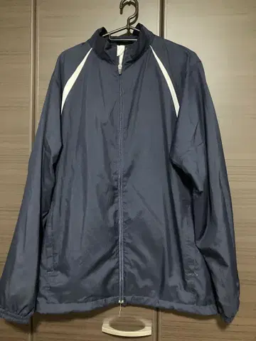 네이비 나일론 자켓 화이트 악센트 O