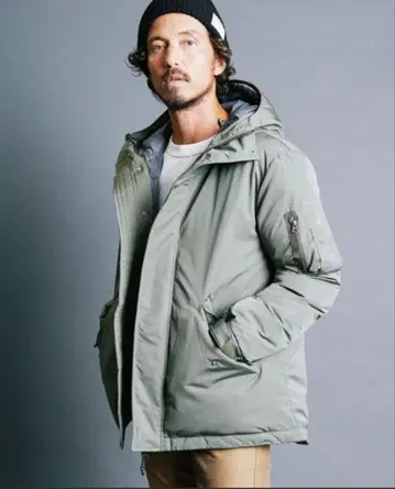 Margin 나일론 모즈 숏 다운 자켓