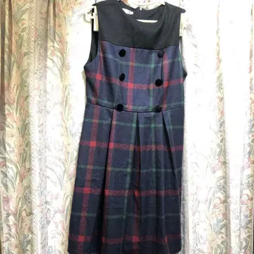 슬리브리스 체크 무늬 원피스