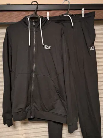 새상품급 EA7 엠포리오 아르마니 블랙 후드티 셋업 상하의