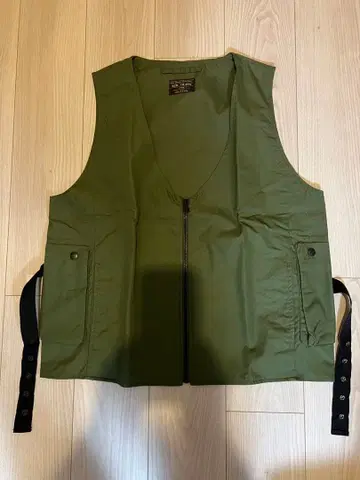 미스터 올리브 지퍼 베스트 [ 카키 ] 새상품급