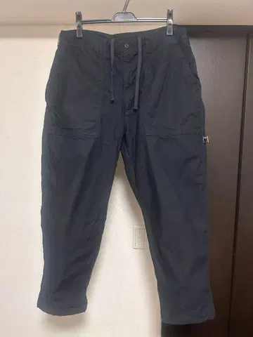 브로슈어 스트롱 퍼티그 팬츠