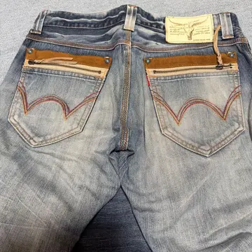 EDWIN 아메리칸 부츠컷 데미지 데님 소가죽 32인치