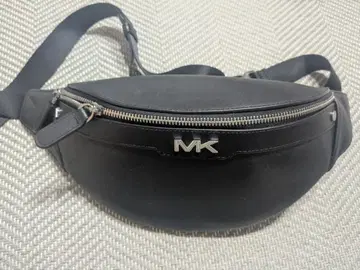 Michael Kors 바디백 웨스트 파우치 블랙