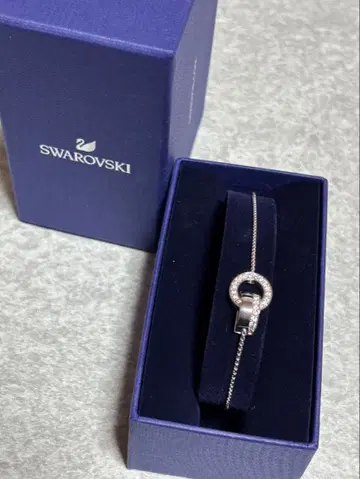 SWAROVSKI 팔찌 반드시 설명란을 읽어주세요.