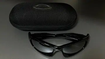 오클리 몬스터 도그