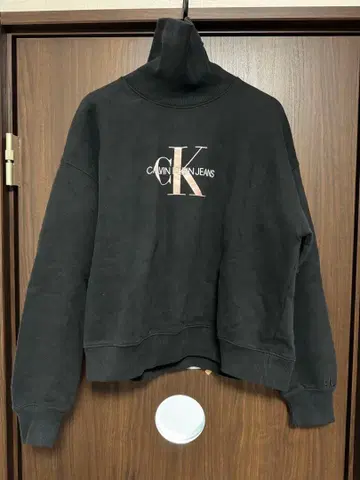 CALVIN KLEIN 하이넥 맨투맨 블랙