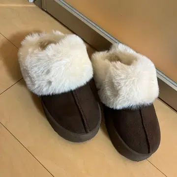 브라운 스웨이드 퍼 슬립온