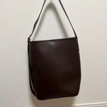 레더 터치 스퀘어 숄더백 / 유니클로 다크 브라운 A4 사이즈 대응 가능