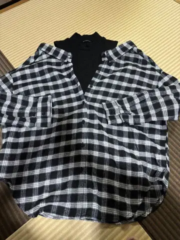 체크 셔츠 터틀넥 레이어드 스타일