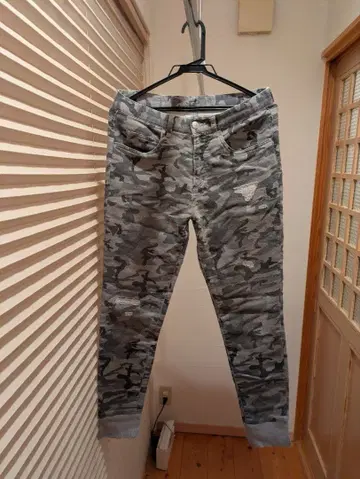 AKM 데미지 카모 스트레치 조거 팬츠