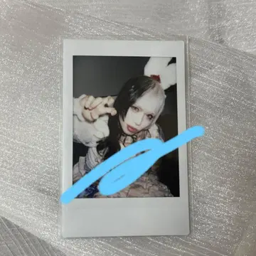 0.1g의 오산 미도리카와 유우 폴라로이드