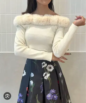 에이미 eimy 퍼 트리밍 오프숄더 니트탑 여성용