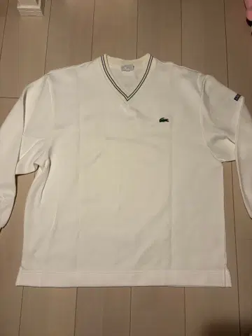 Lacoste 화이트 V넥 스웨터
