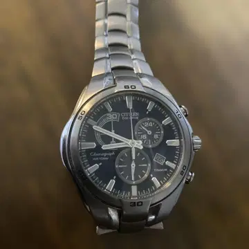 CITIZEN 티타늄 크로노그래프 손목시계