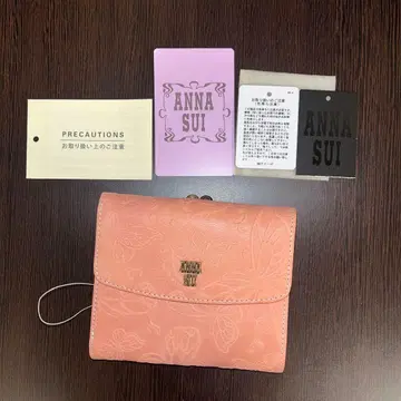 택 포함 새상품 안나수이 살몬 핑크 소가죽 로고 나비 엠보 접이식 지갑