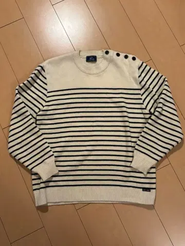 SAINT JAMES 버튼 보더 니트