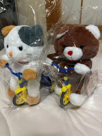 자전거로 달리는 인형옷 유원지 출근