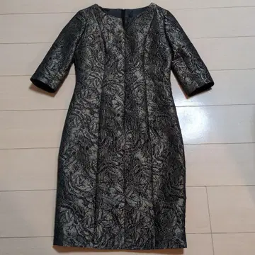 디노스 무릎 기장 원피스 자카드