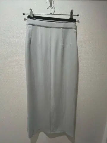 LILLIAN CARAT 스카이블루 타이트 스커트