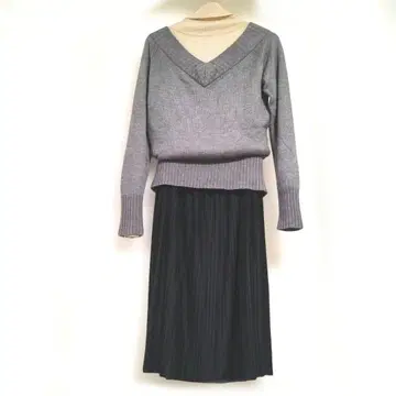 [ 코디 세트 ] 그레이 V넥 스웨터 터틀넥 플리츠 스커트