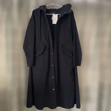 아류메르 블랙 후드 부착 롱 코트