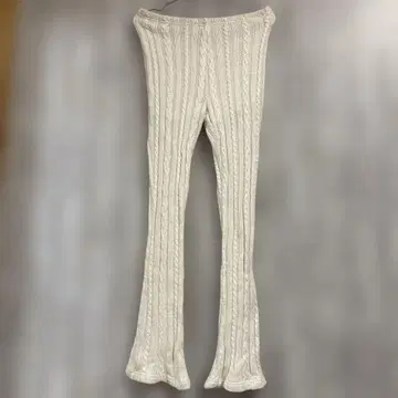 화이트 니트 플레어 팬츠 새틴 안감 부착